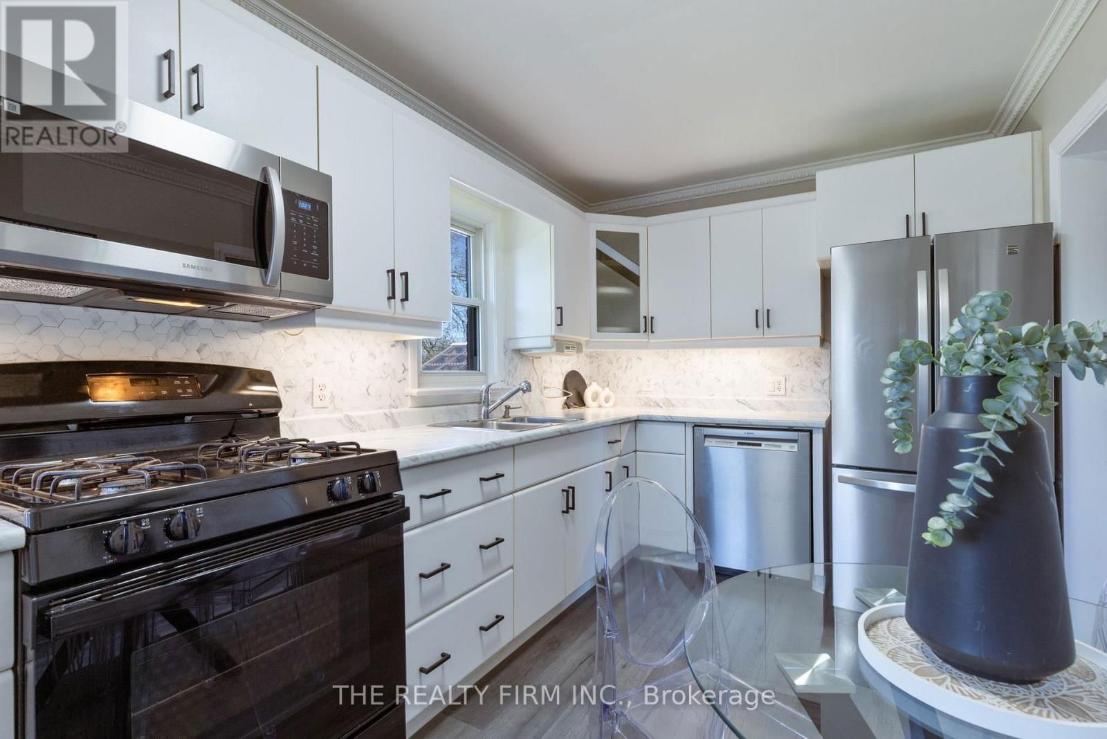 227 VANCOUVER STREET Image 16