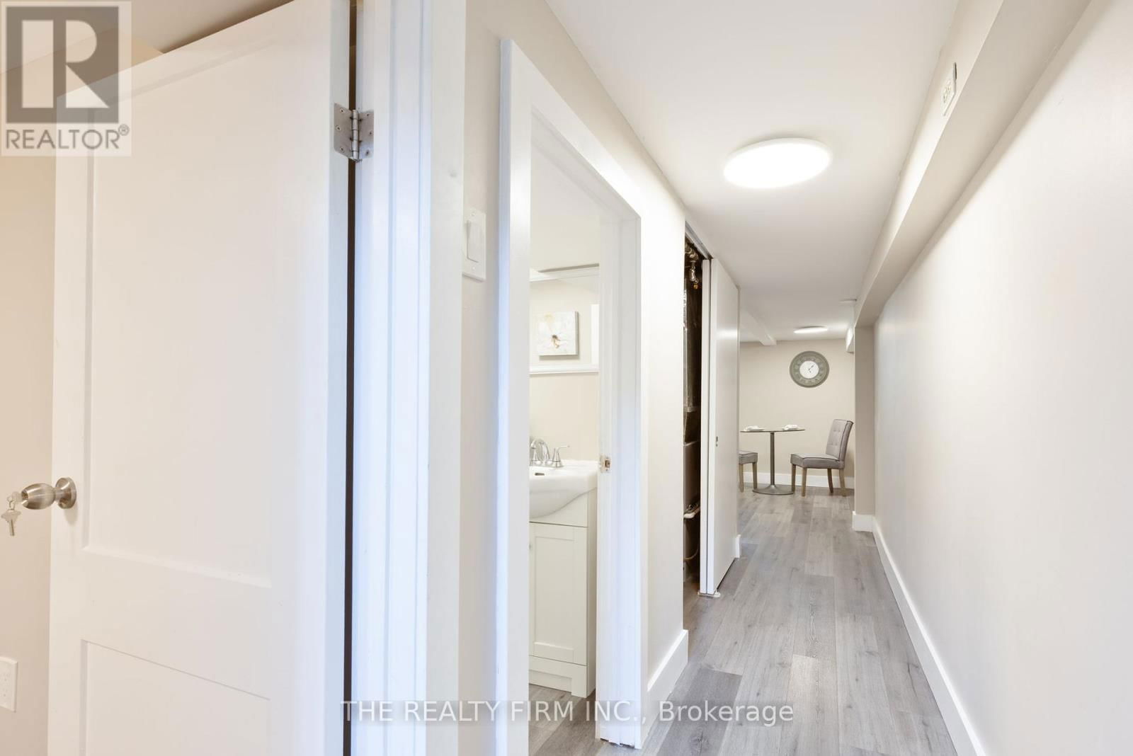 227 VANCOUVER STREET Image 32