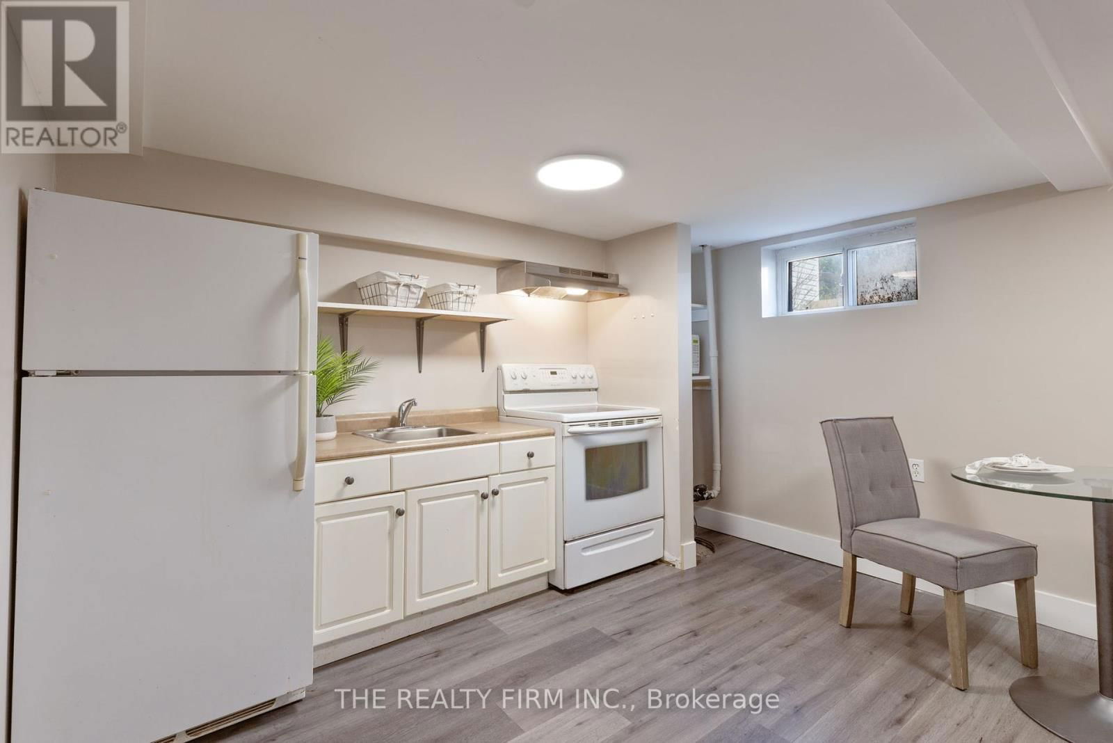 227 VANCOUVER STREET Image 34