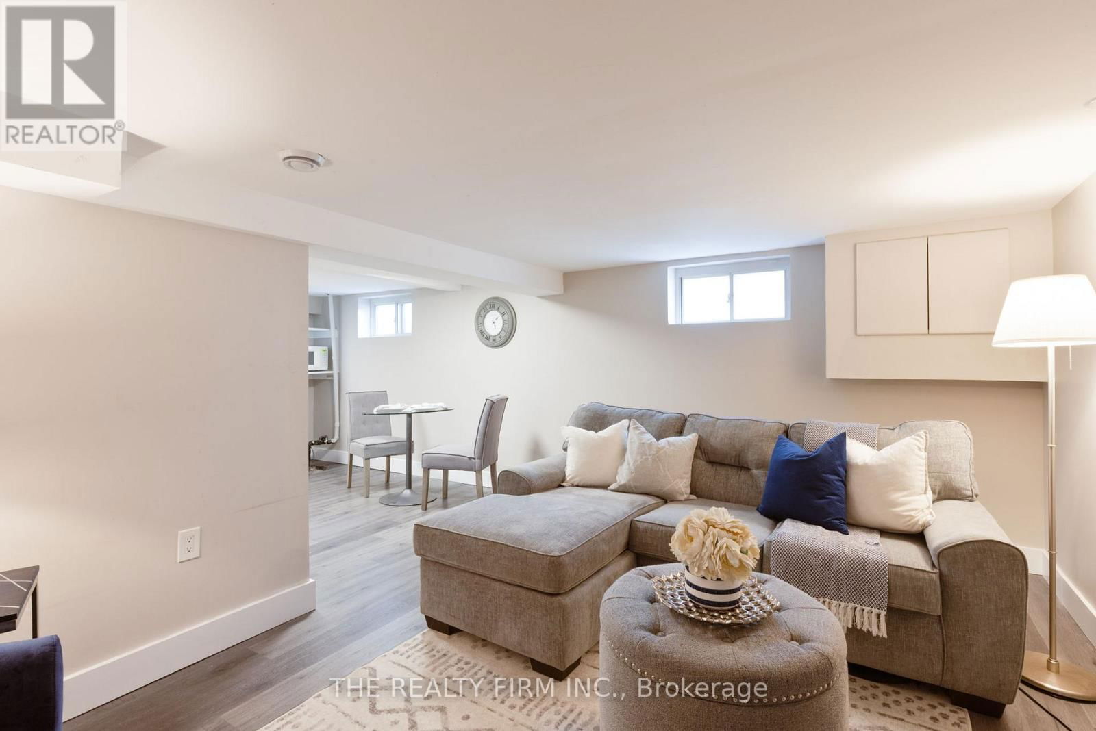 227 VANCOUVER STREET Image 38