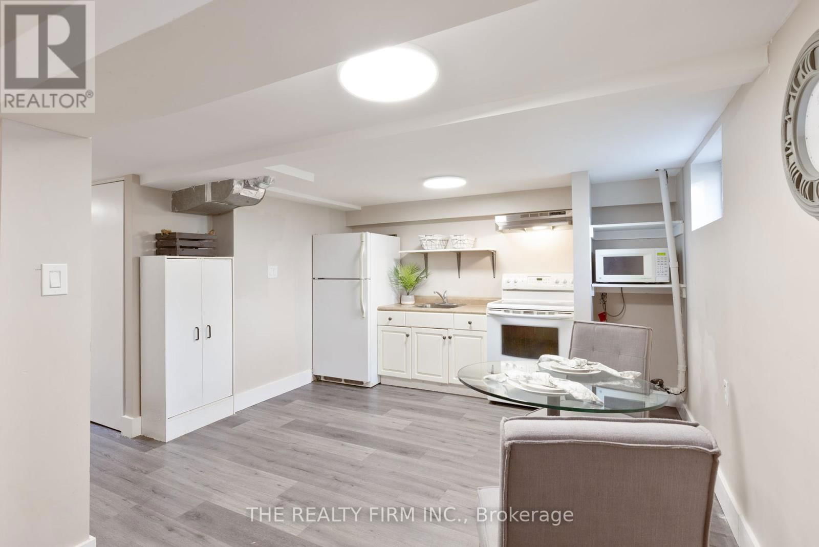 227 VANCOUVER STREET Image 39