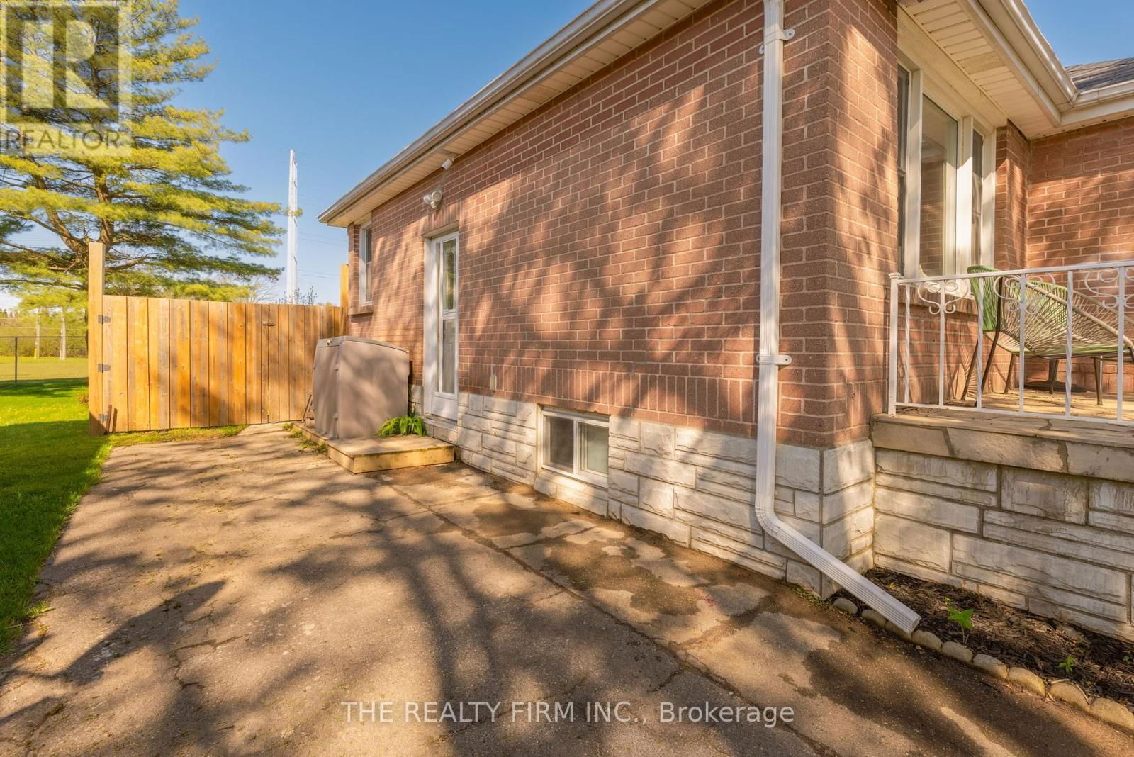 227 VANCOUVER STREET Image 6