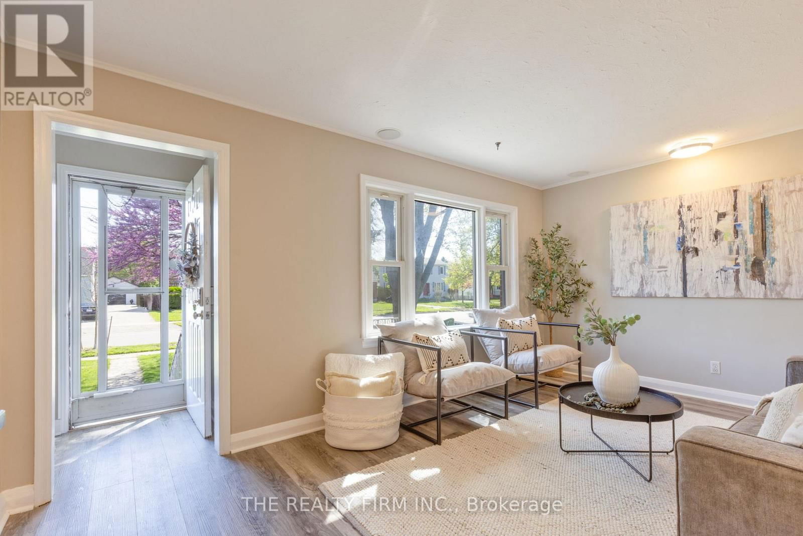 227 VANCOUVER STREET Image 9