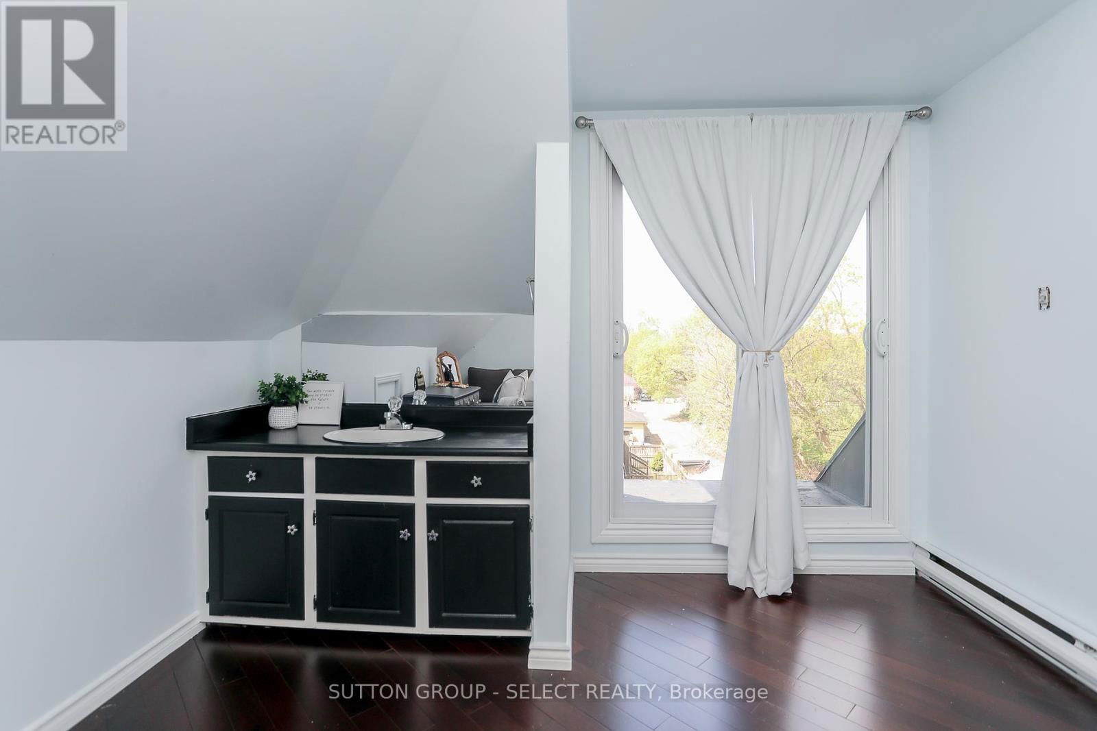 481 ENGLISH STREET Image 33