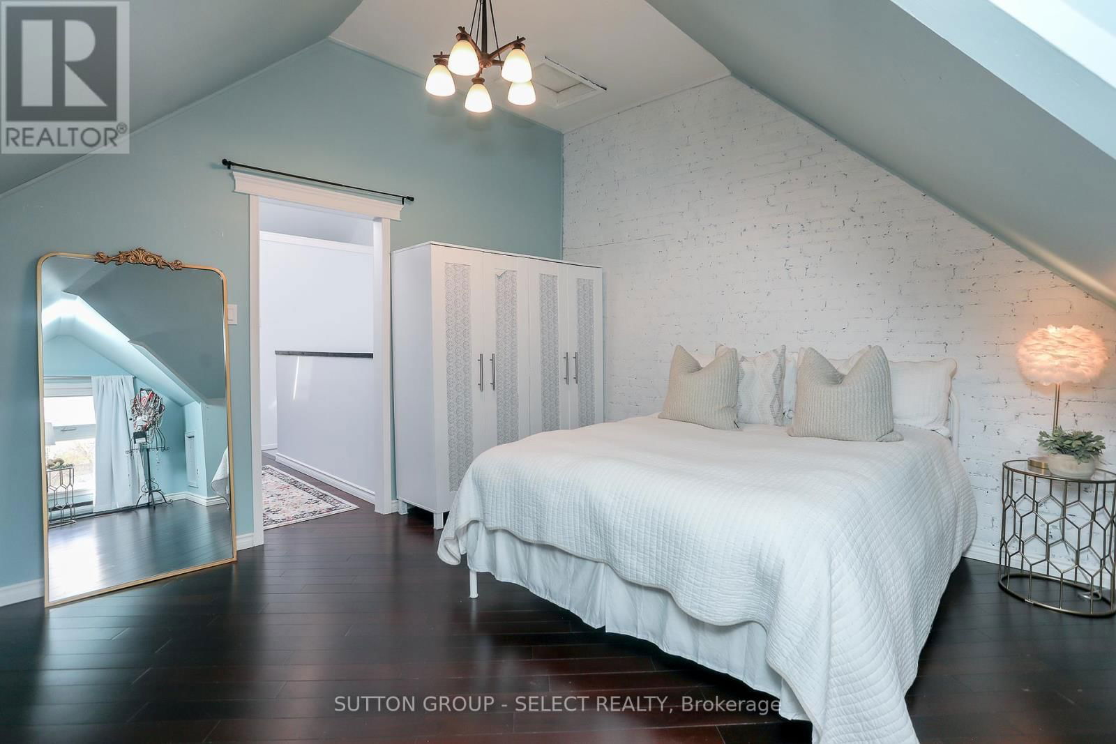 481 ENGLISH STREET Image 35