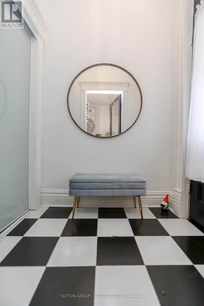 481 ENGLISH STREET Image 8