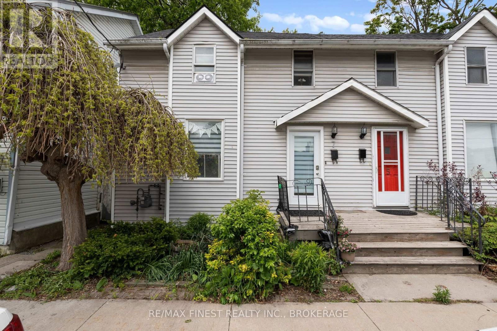 7 MARKLAND STREET Image 1