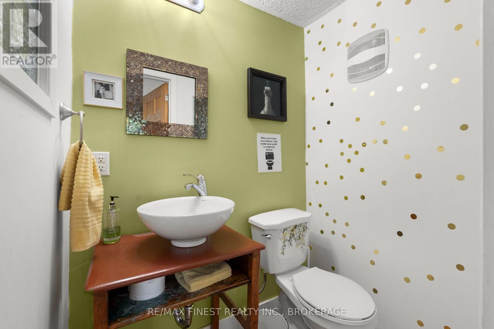 7 MARKLAND STREET Image 20