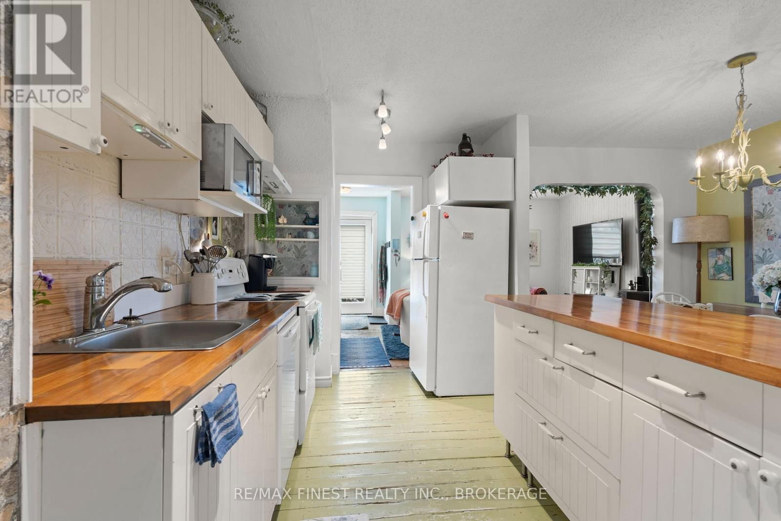 7 MARKLAND STREET Image 23