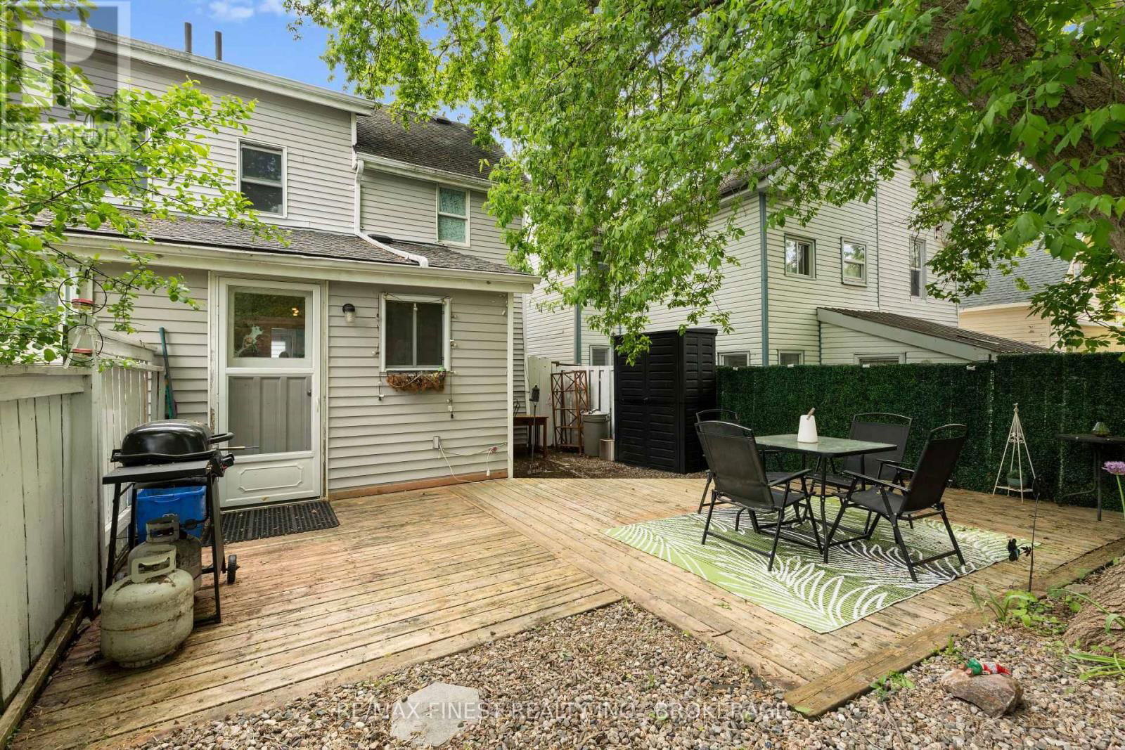 7 MARKLAND STREET Image 24