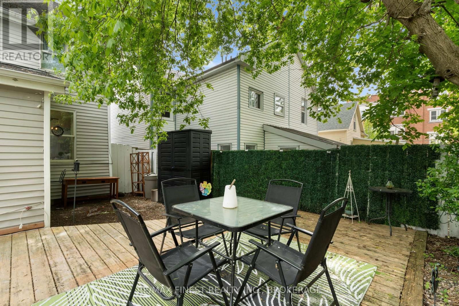 7 MARKLAND STREET Image 26