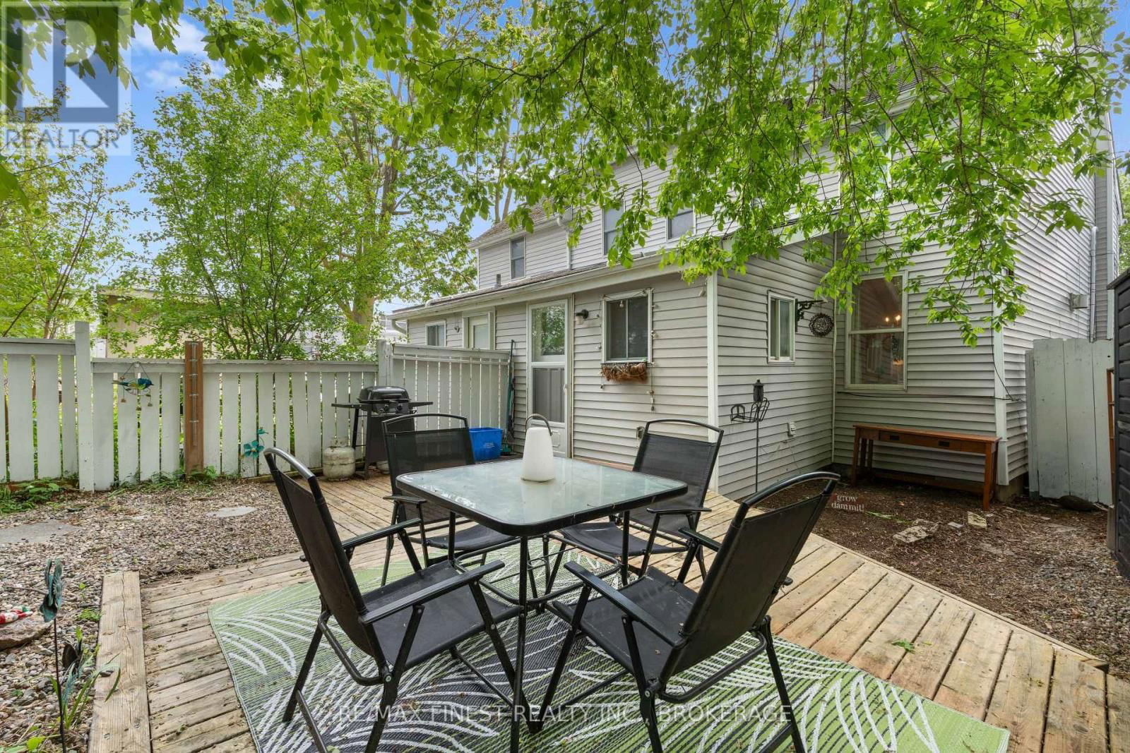 7 MARKLAND STREET Image 28