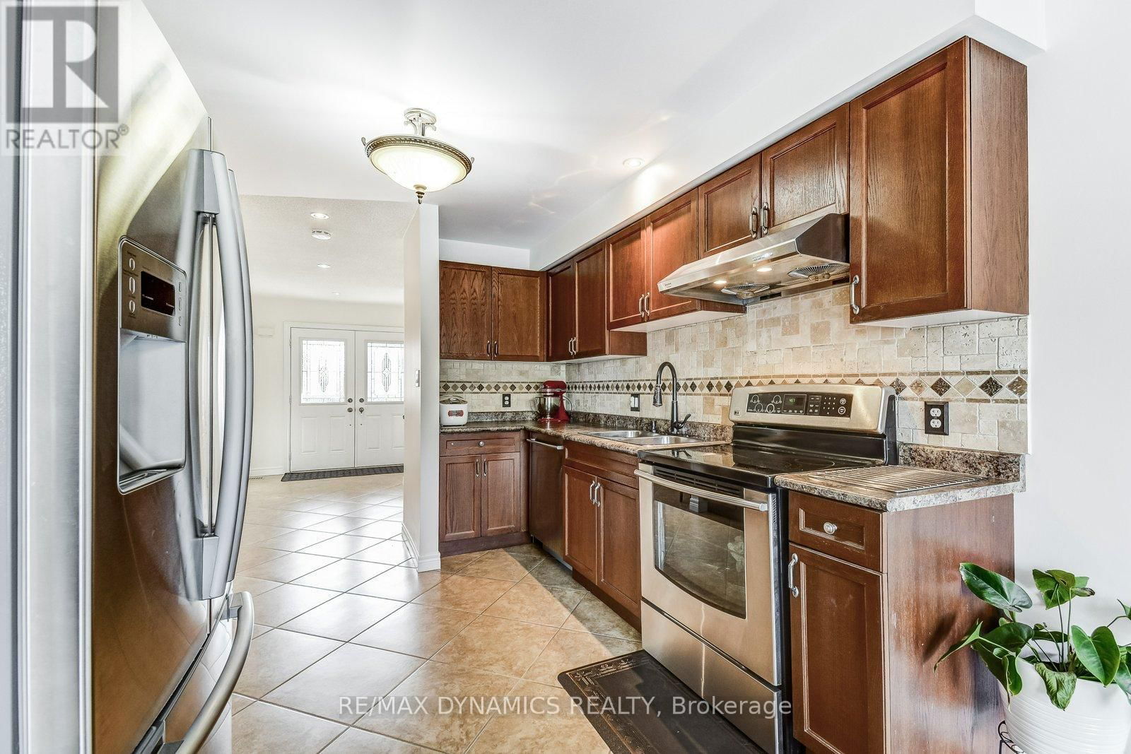 125 ASSISI STREET Image 32