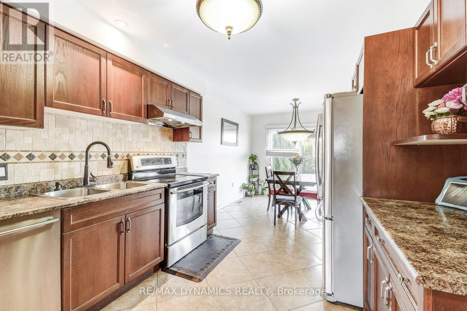 125 ASSISI STREET Image 37