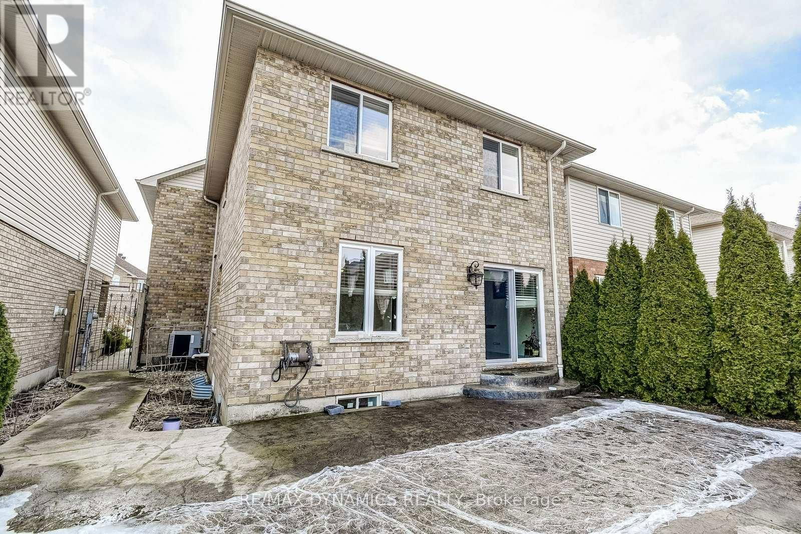 125 ASSISI STREET Image 39