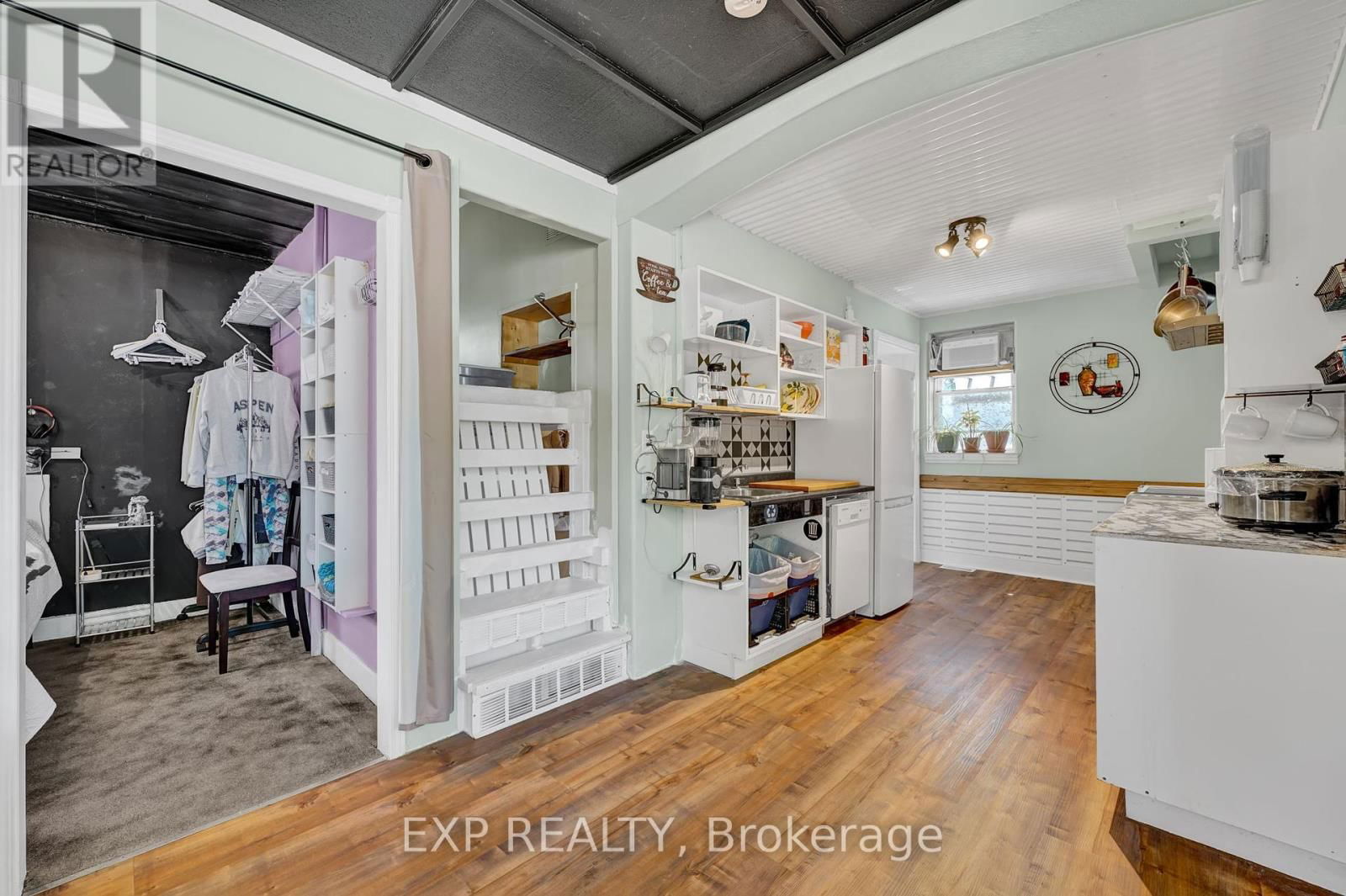 82 KEHL STREET Image 15