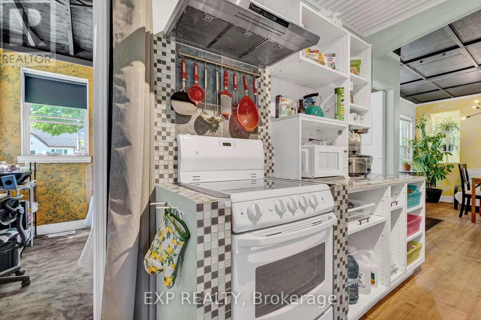 82 KEHL STREET Image 19
