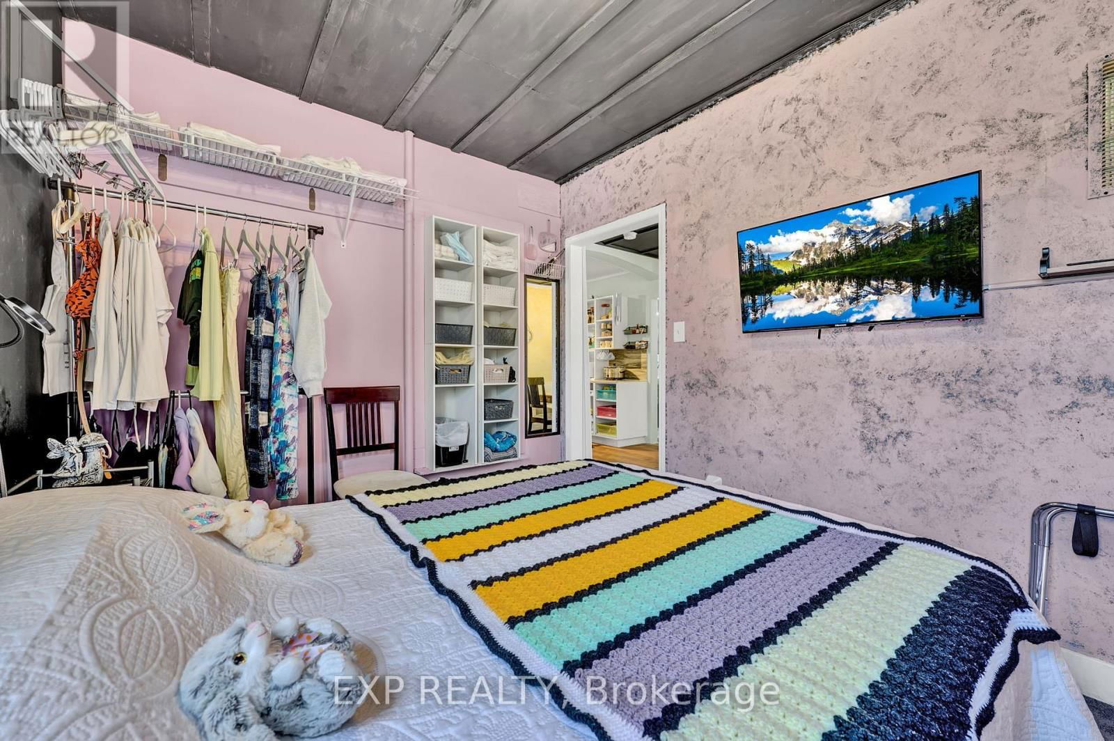 82 KEHL STREET Image 22