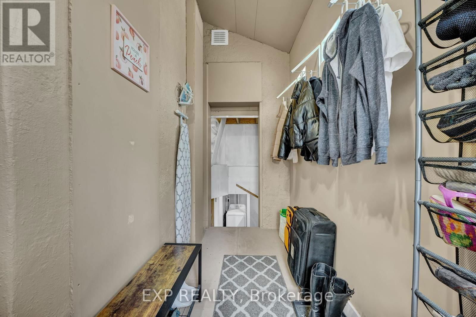 82 KEHL STREET Image 26