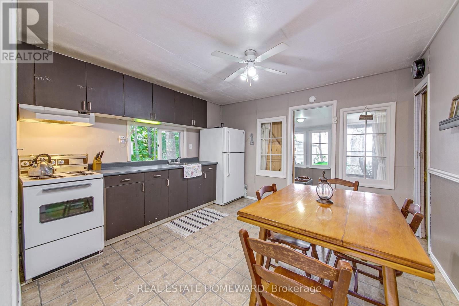 1046 BEA DALE LANE Image 14