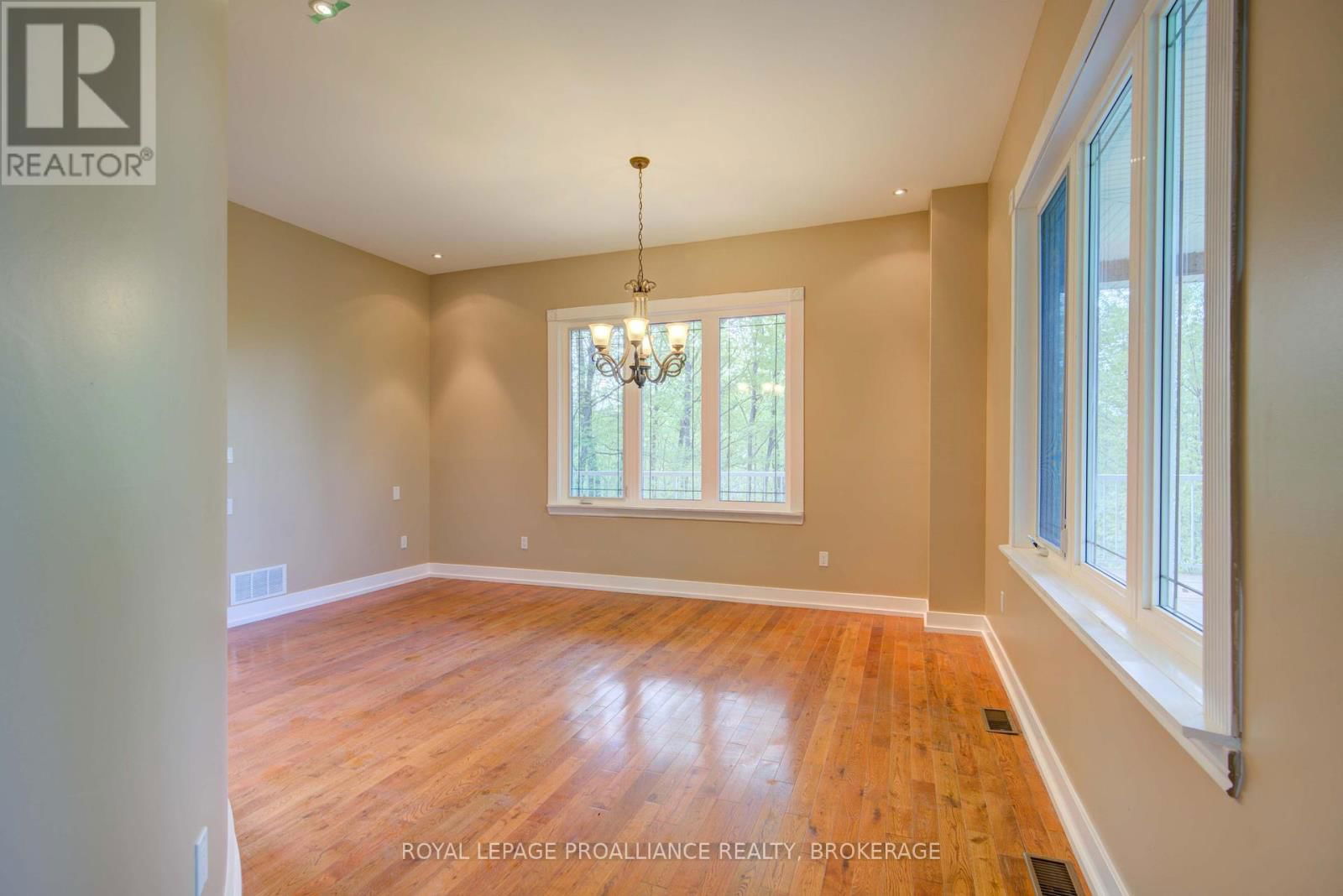 124 GRANITE HILLS Image 24