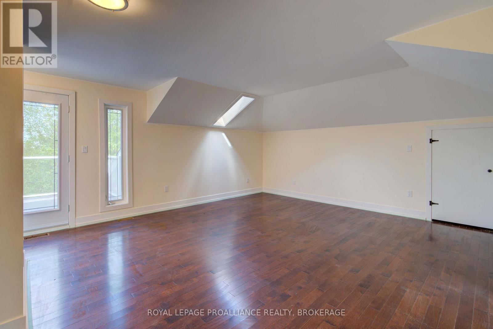 124 GRANITE HILLS Image 32