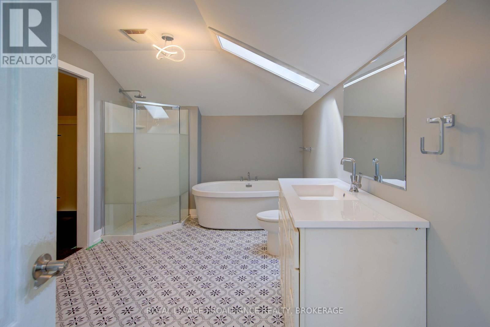 124 GRANITE HILLS Image 37
