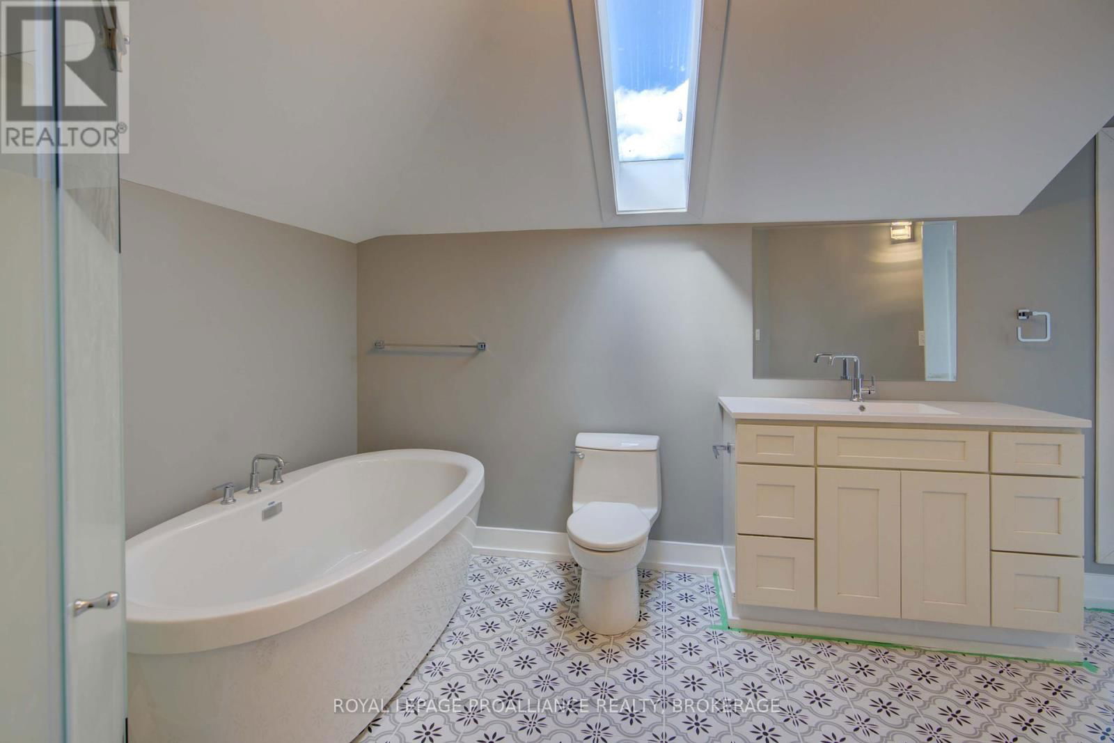 124 GRANITE HILLS Image 39