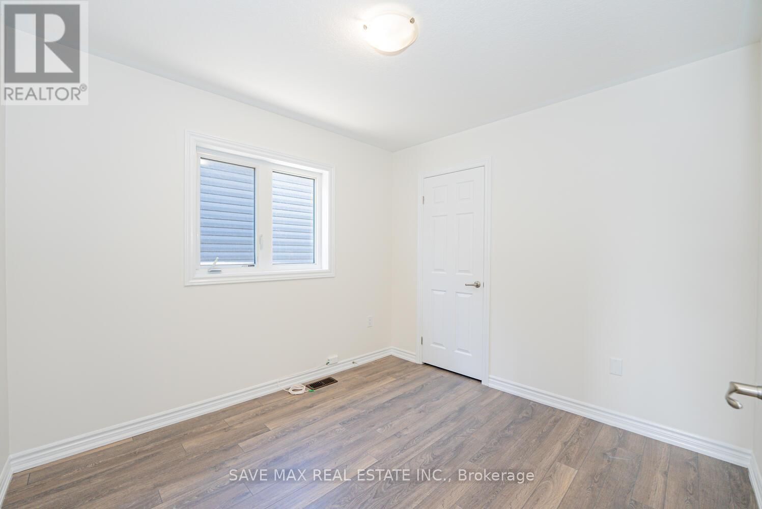 4 TARRISON STREET SOUTH Image 32