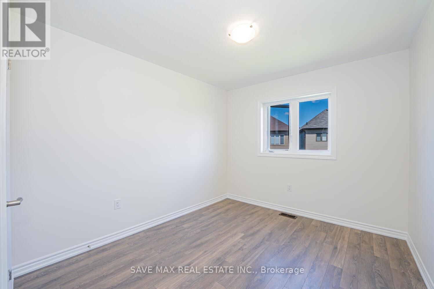 4 TARRISON STREET SOUTH Image 33