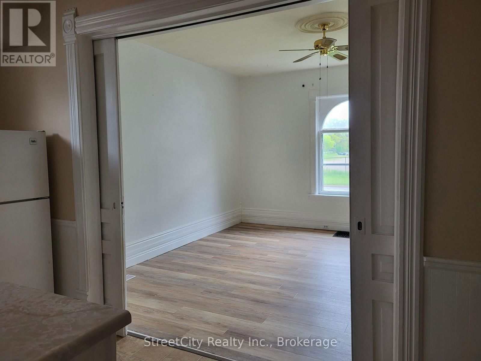 306 DOURO STREET Image 10