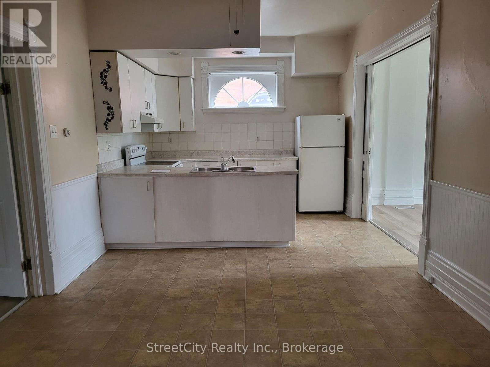 306 DOURO STREET Image 7