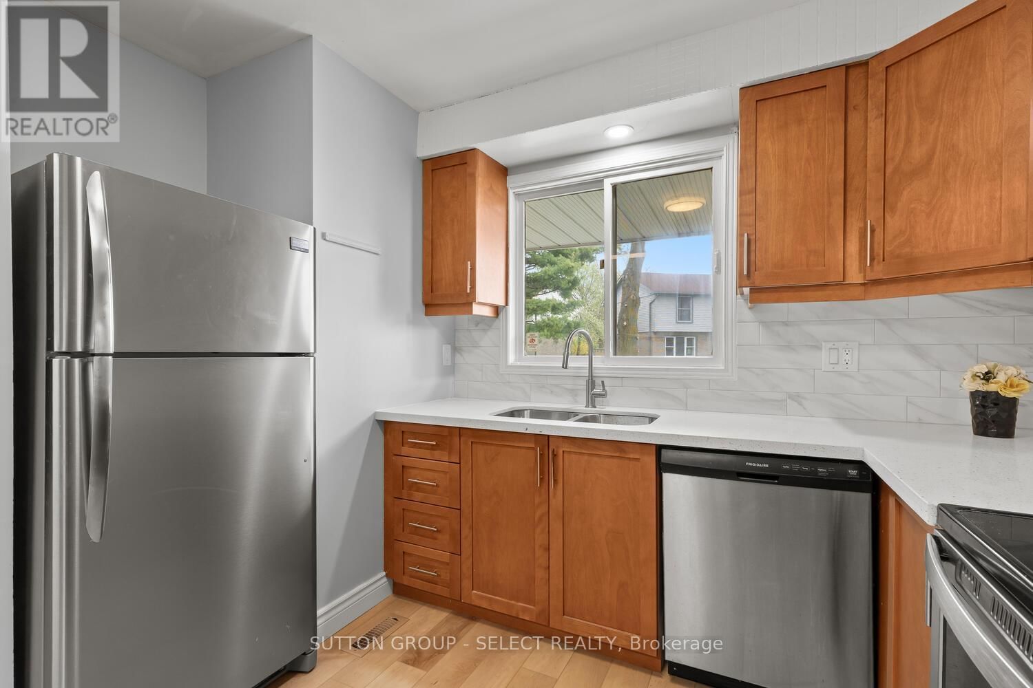 74 ARCHER CRESCENT Image 14