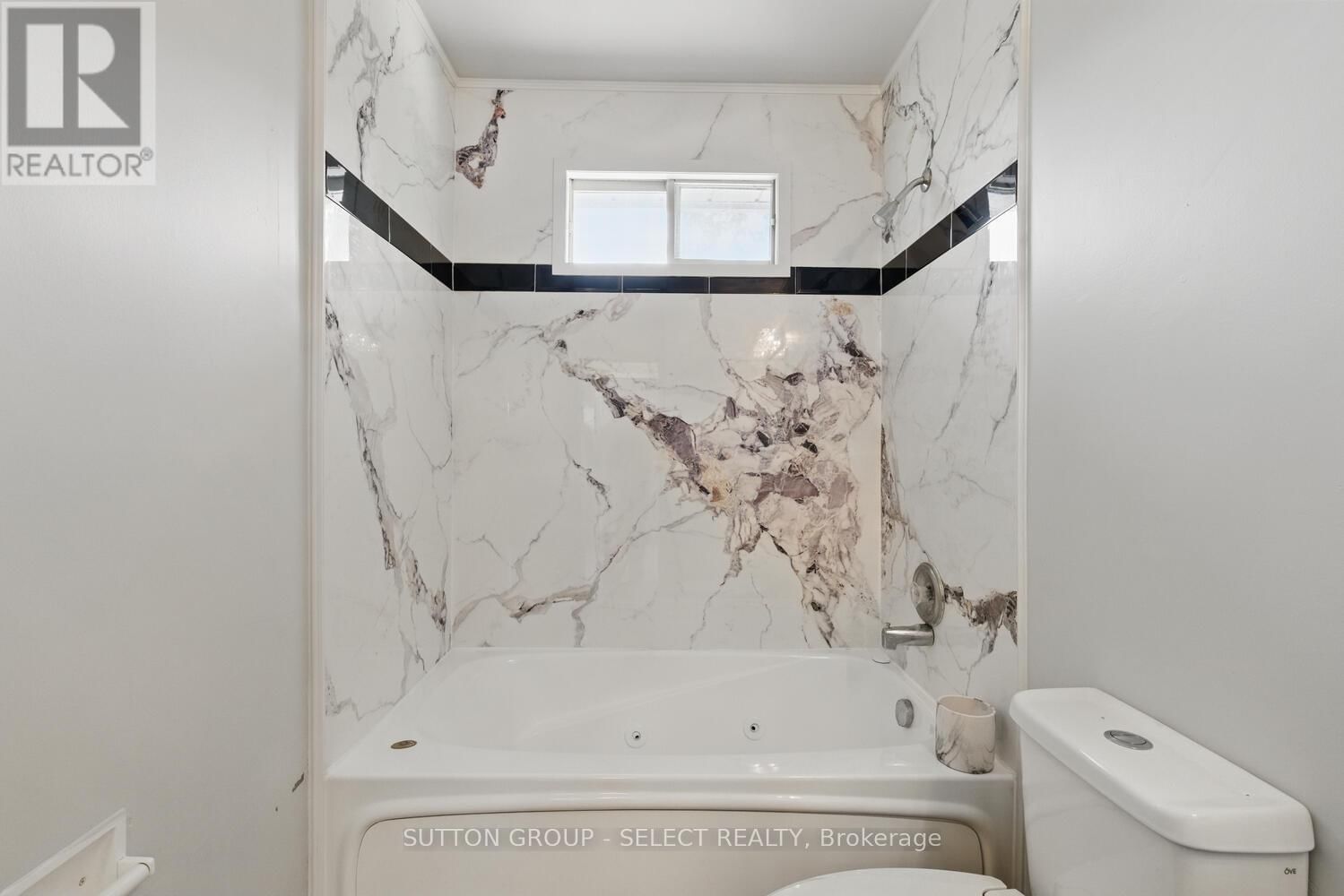 74 ARCHER CRESCENT Image 23