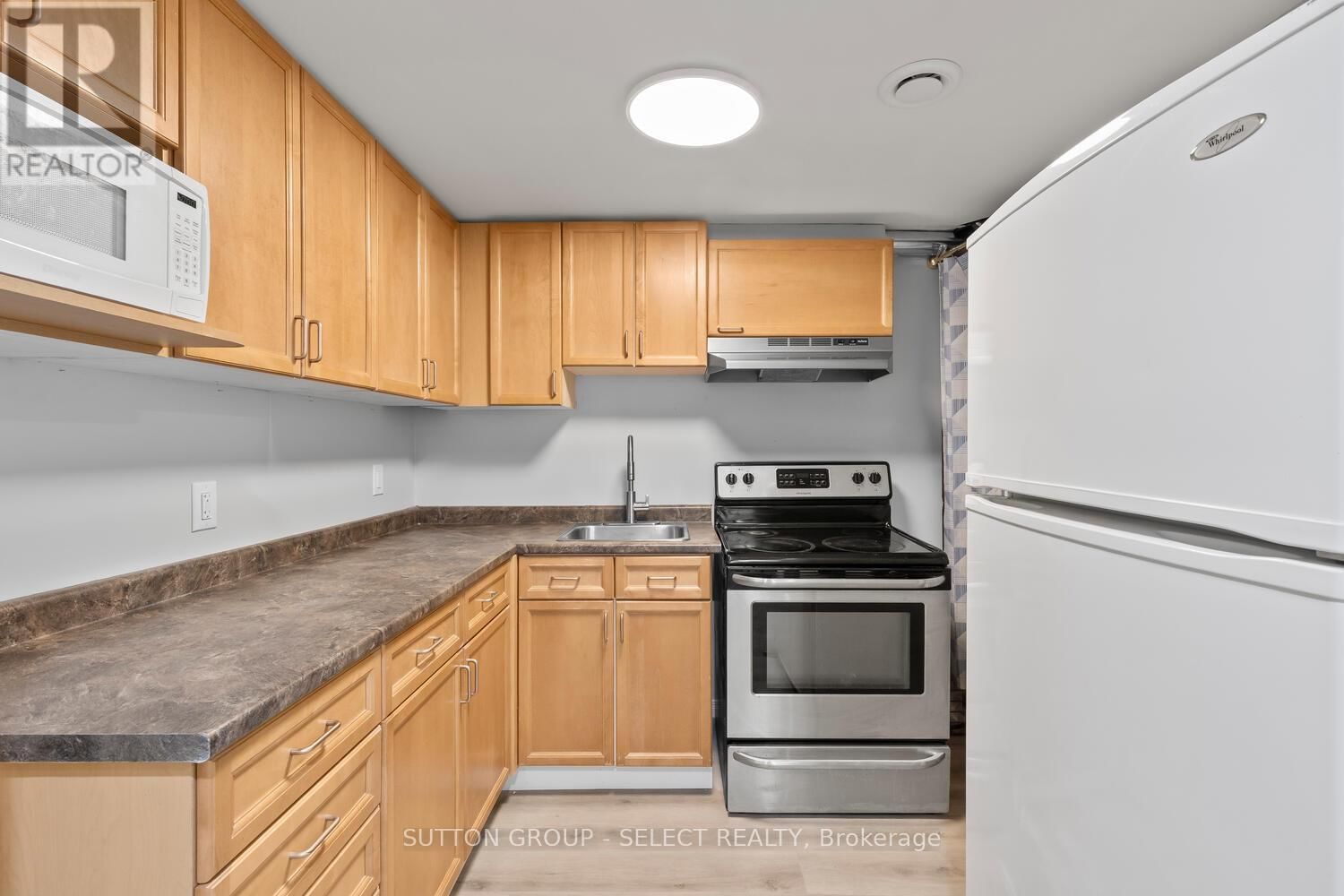 74 ARCHER CRESCENT Image 32