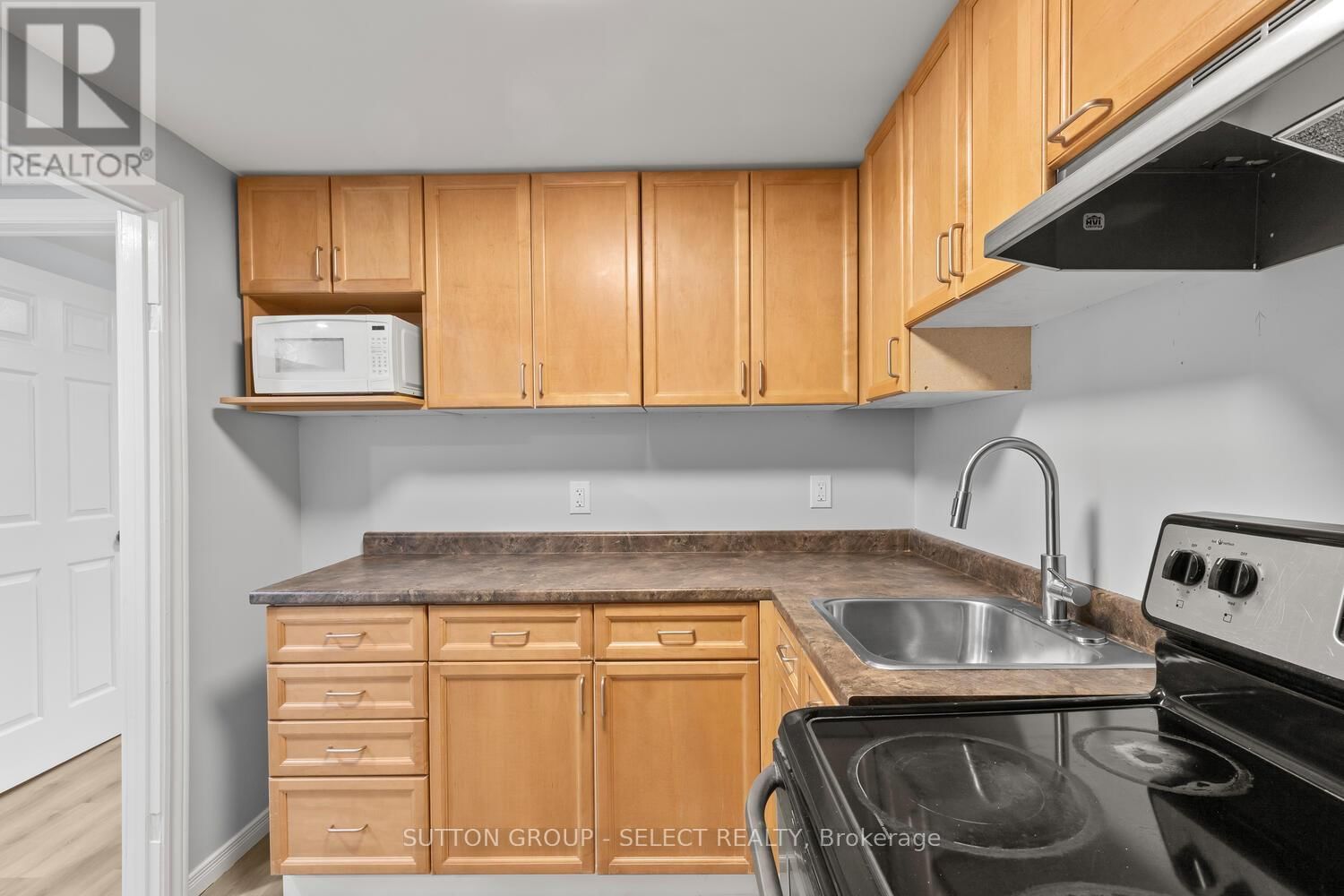 74 ARCHER CRESCENT Image 33