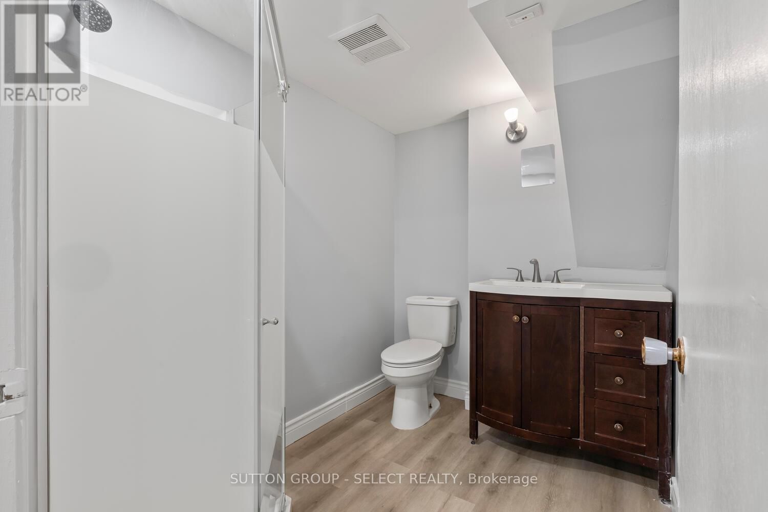 74 ARCHER CRESCENT Image 40
