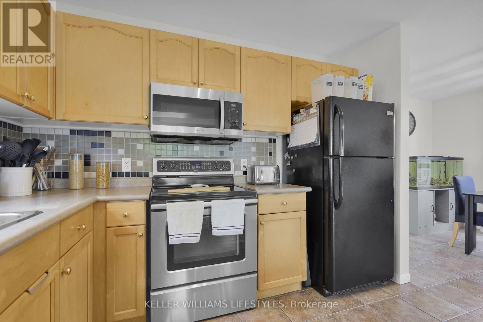 1226 DARNLEY BOULEVARD Image 21