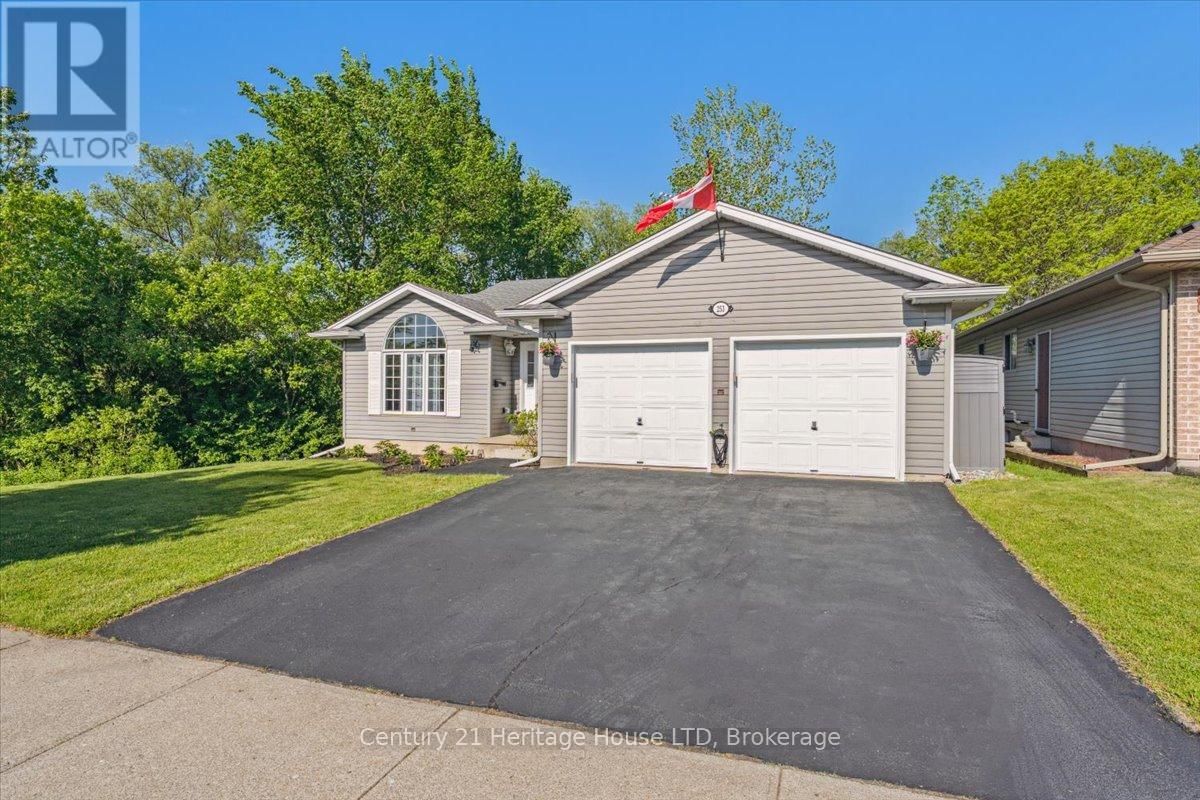 253 ST LAWRENCE DRIVE Image 1