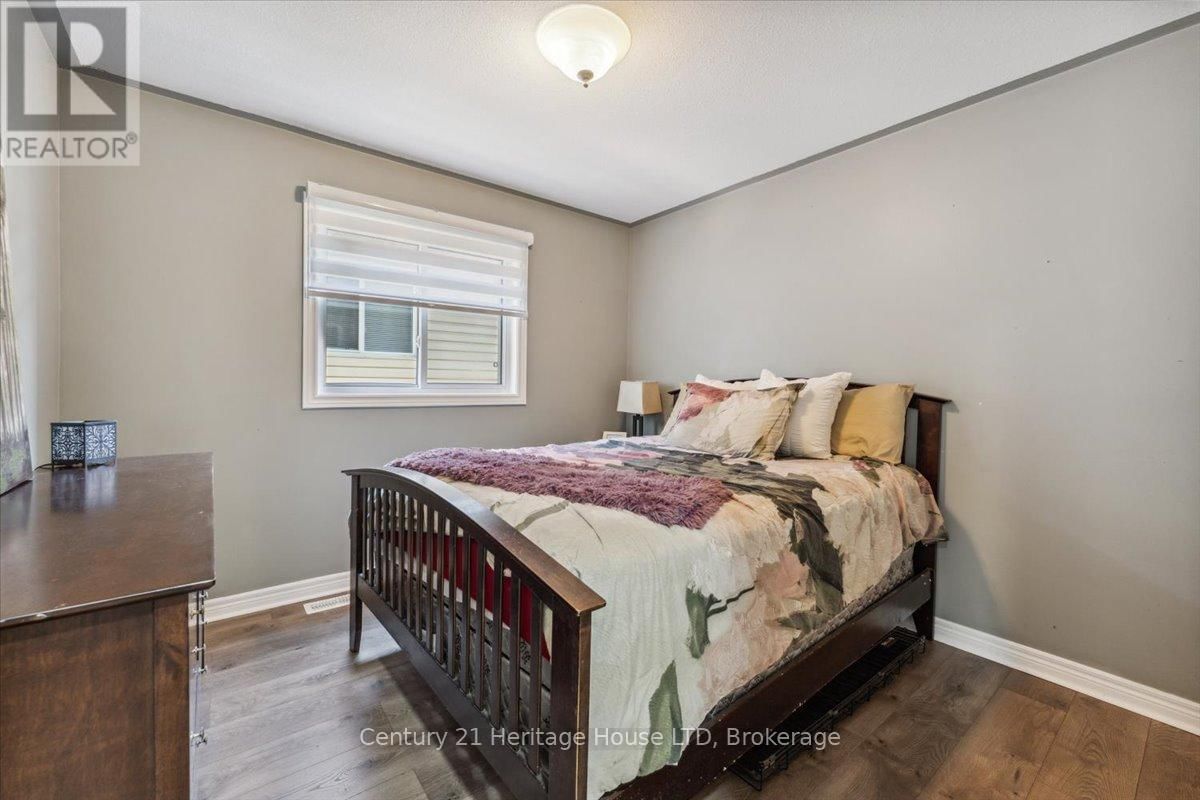 253 ST LAWRENCE DRIVE Image 11