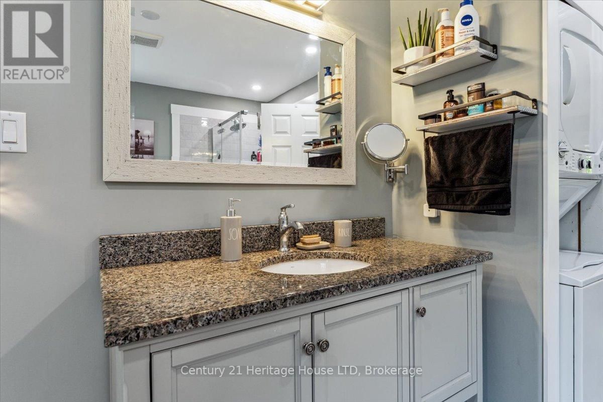 253 ST LAWRENCE DRIVE Image 13