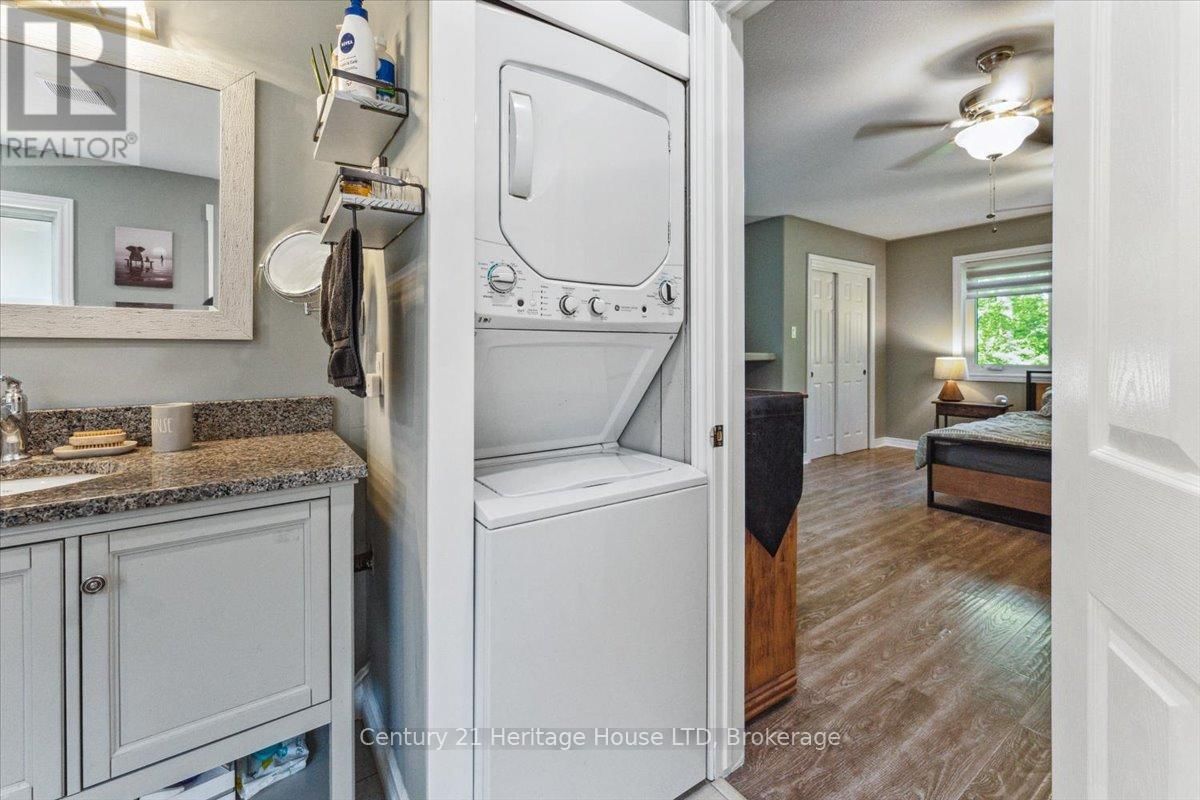 253 ST LAWRENCE DRIVE Image 16