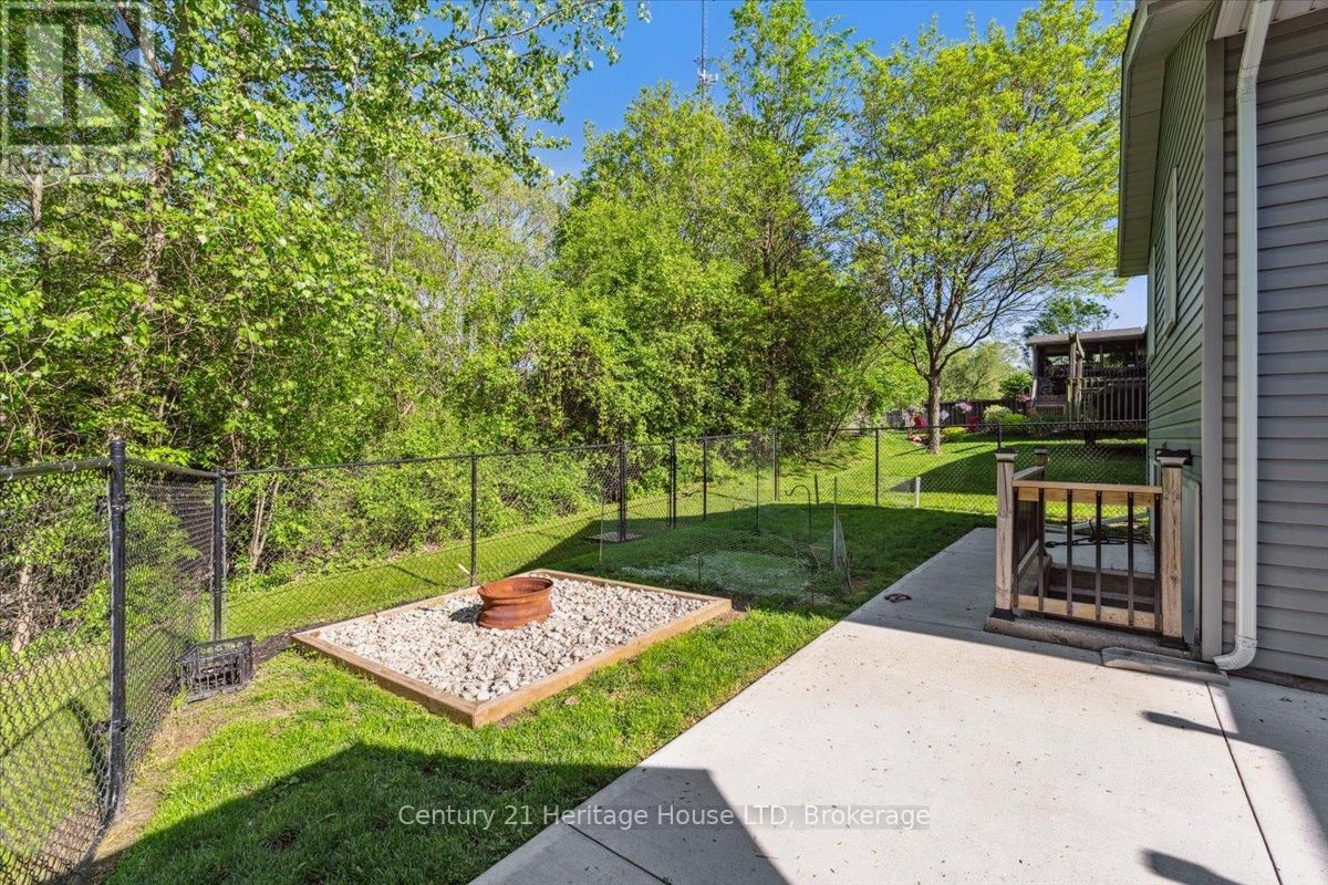 253 ST LAWRENCE DRIVE Image 33