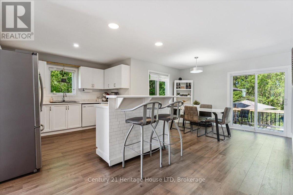 253 ST LAWRENCE DRIVE Image 6