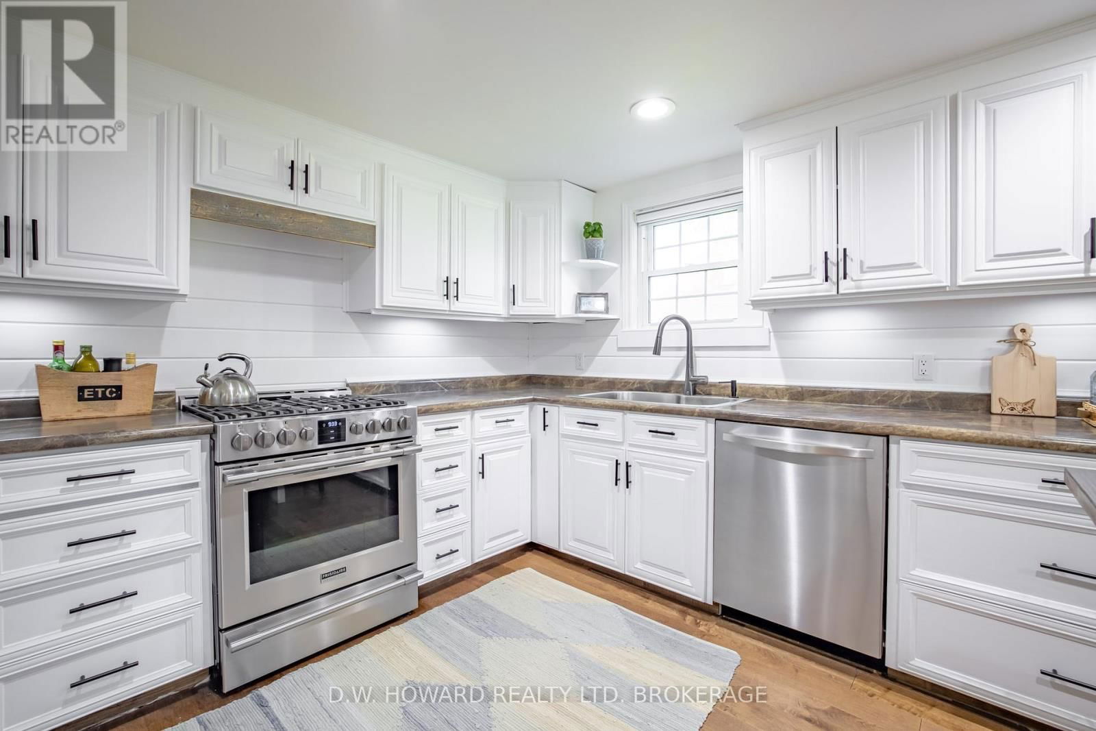 972 SILVER BAY ROAD Image 6