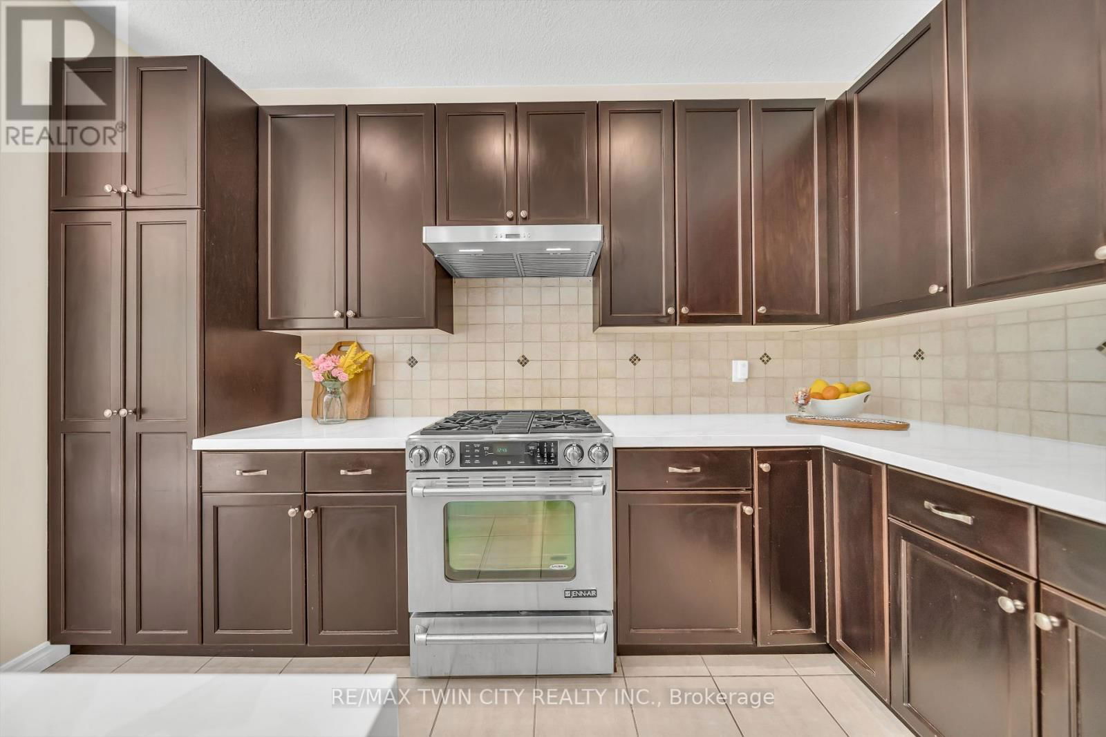 437 ZELLER DRIVE Image 14
