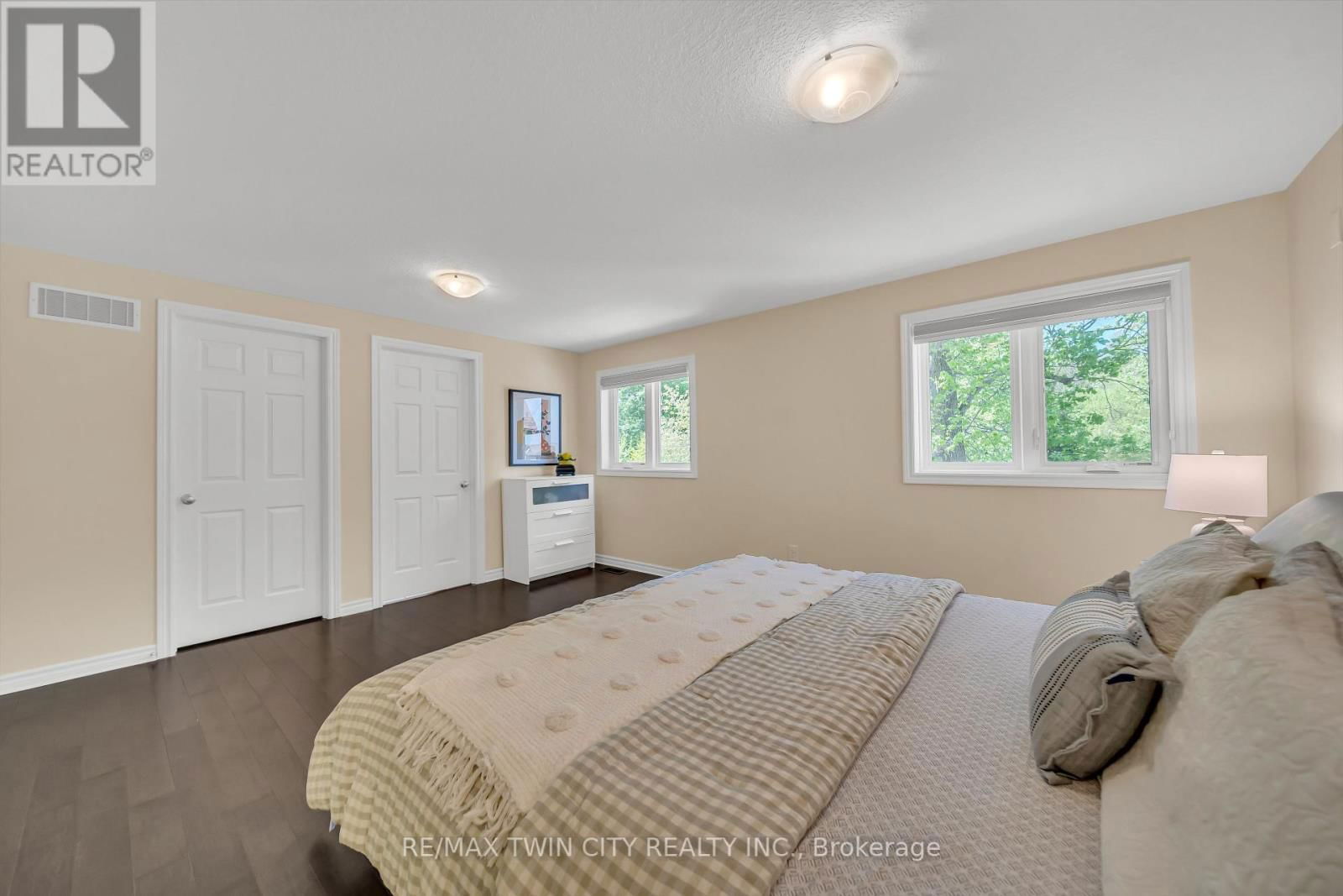437 ZELLER DRIVE Image 16