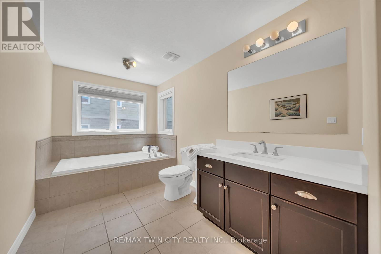 437 ZELLER DRIVE Image 18