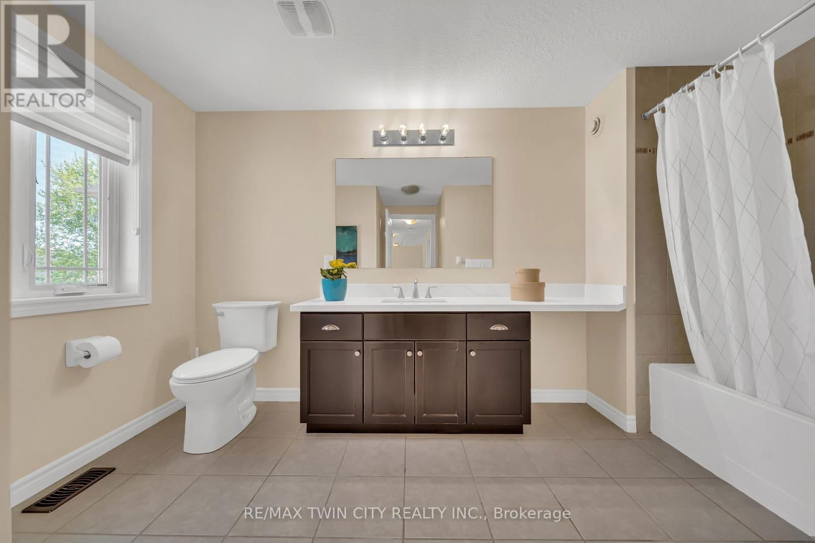 437 ZELLER DRIVE Image 22
