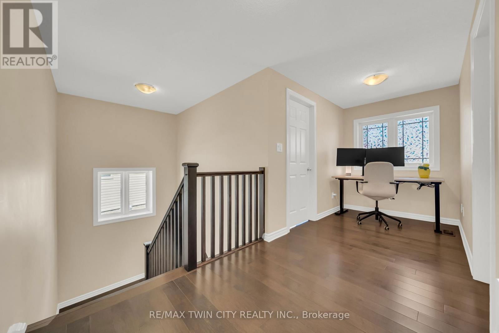 437 ZELLER DRIVE Image 25